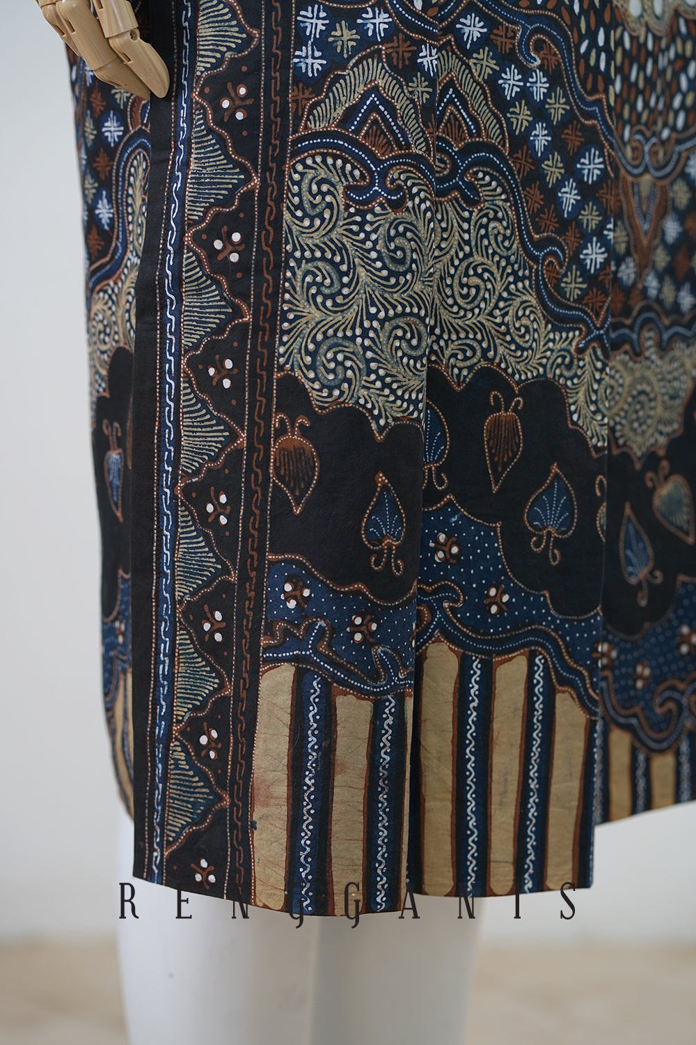 Uncut Batik Short Pleated Skirt