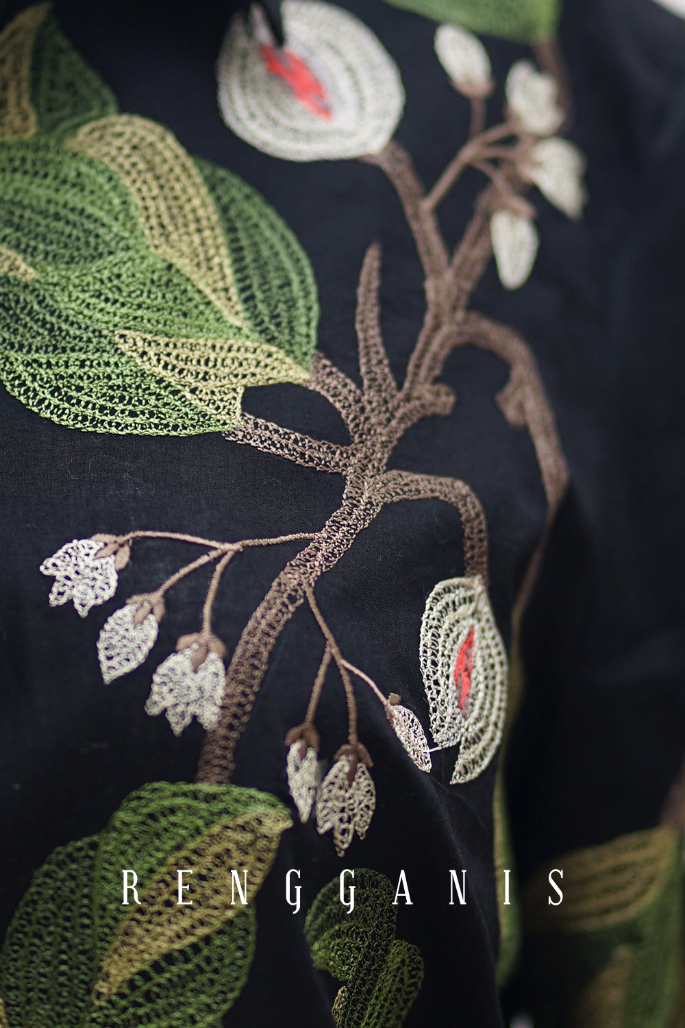 Pala Puffed Shirt in Black