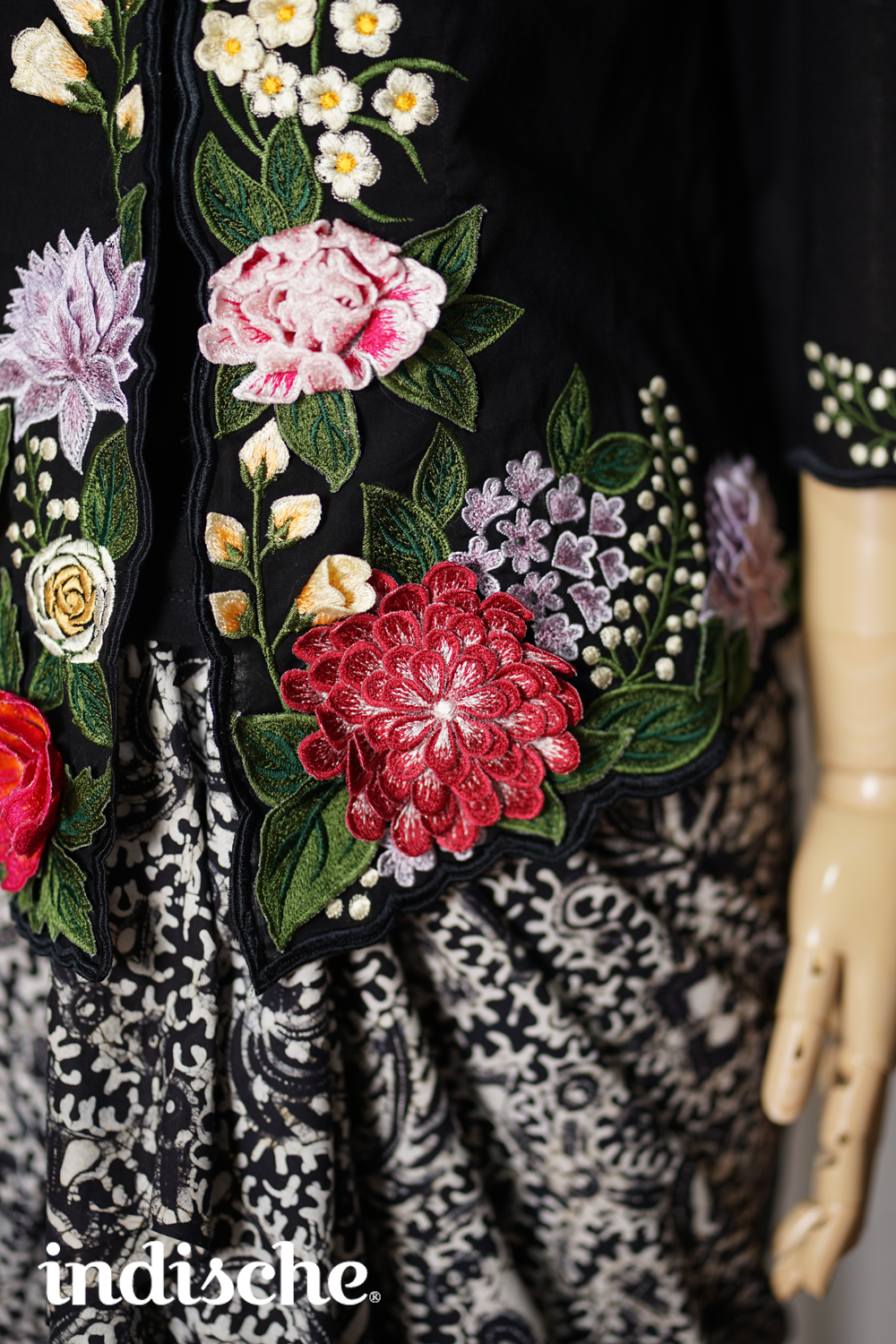 Wild Garden Kebaya in Black