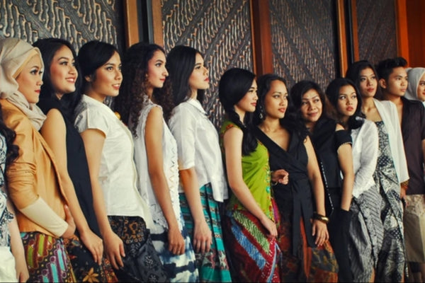 Jakarta's Youth : Brains & Beauty - Fashion Show Modelled by University Students