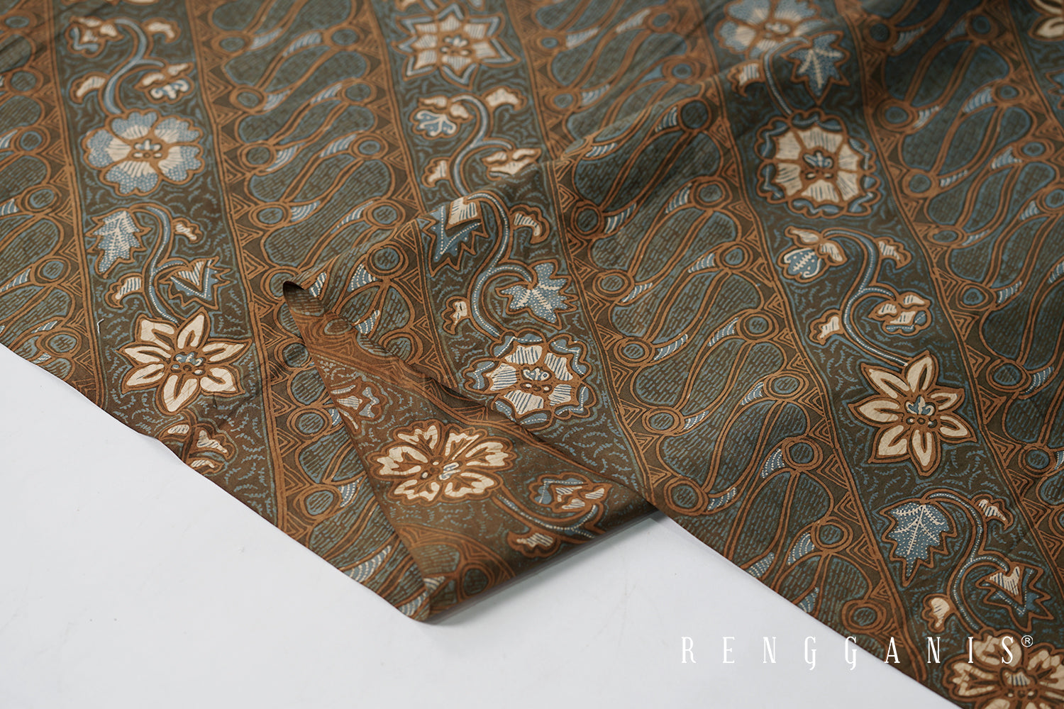 Naturally Dyed Handdrawn Batik Laweyan from Solo