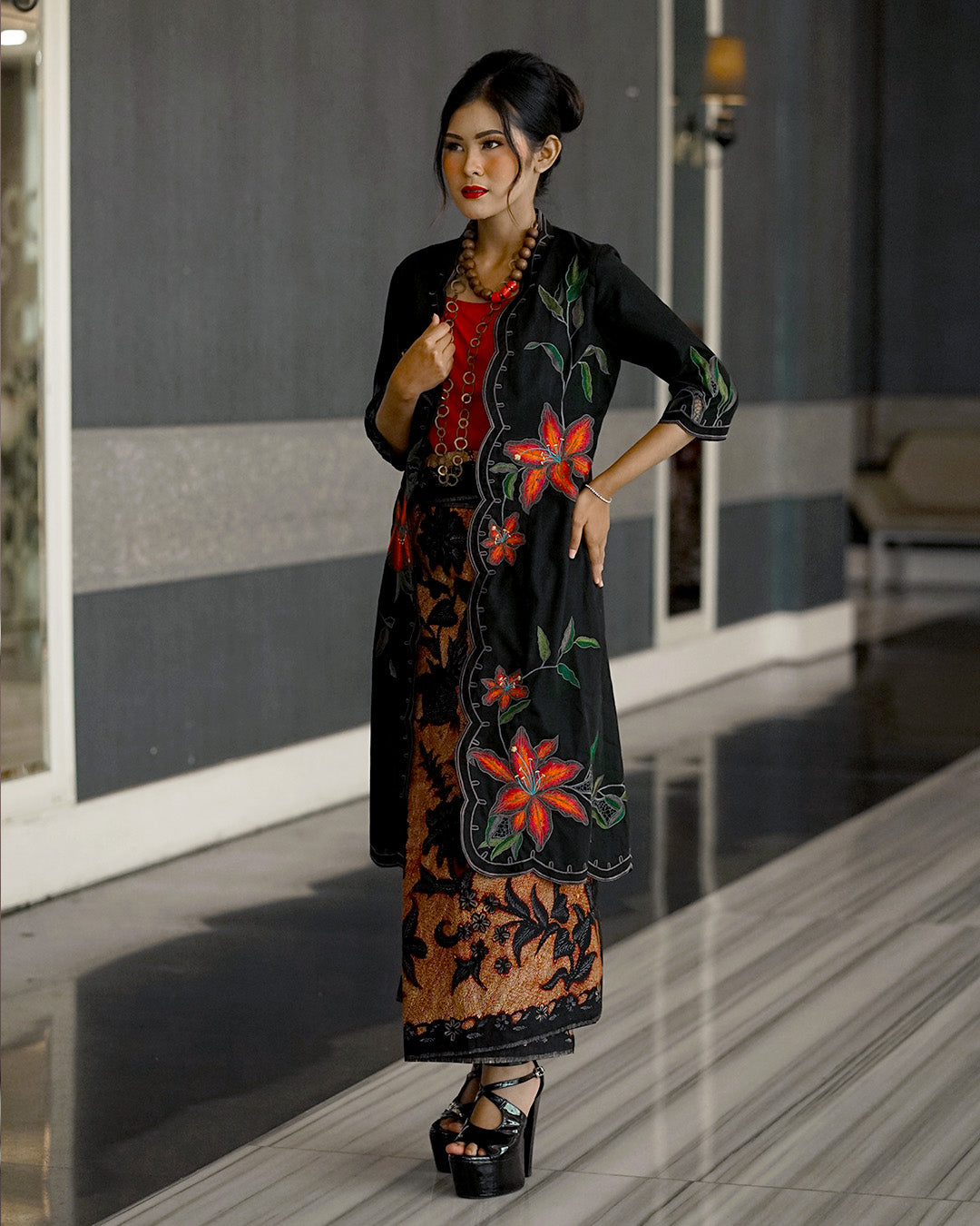 Lily Long Kebaya