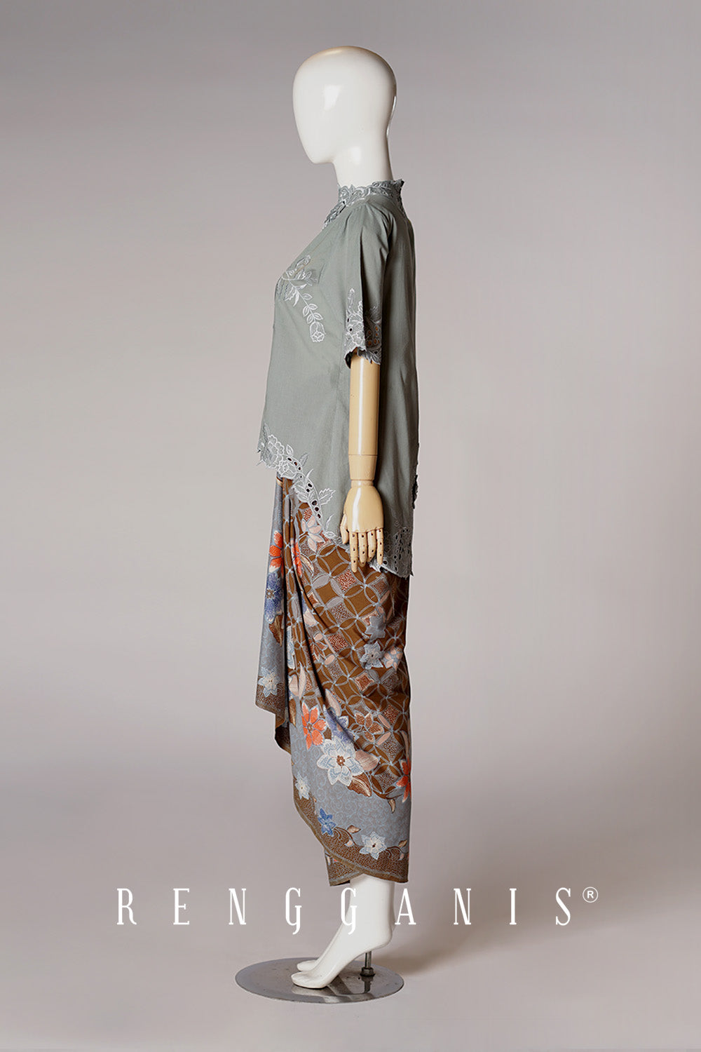 Gendis with 1/2 Sleeves in Dusty Green