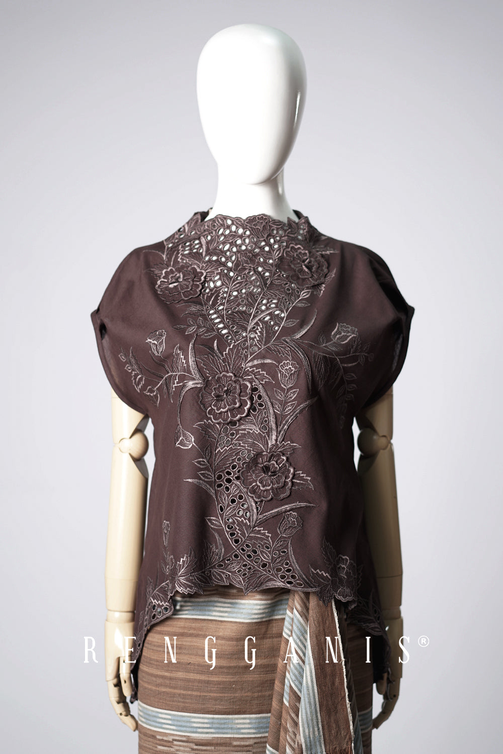 Gendis Top in Dark Brown