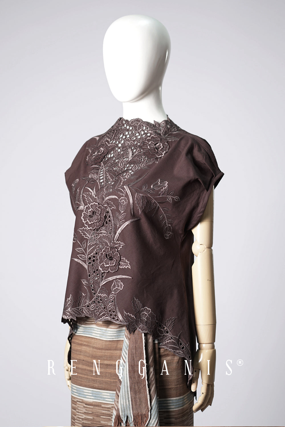 Gendis Top in Dark Brown