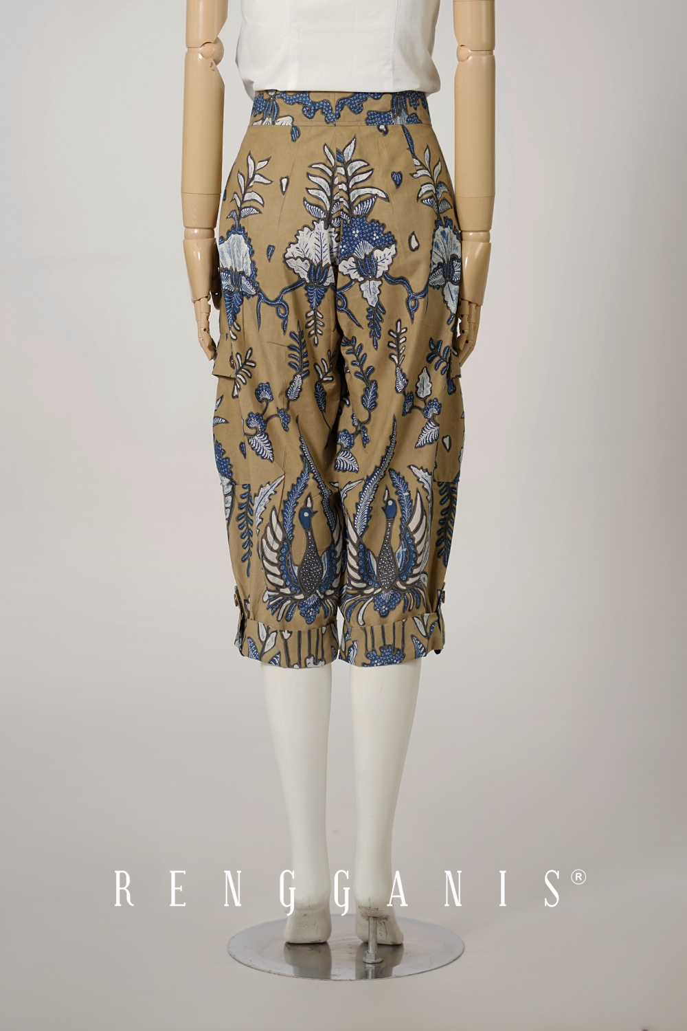 Batik Cargo Capri Pants