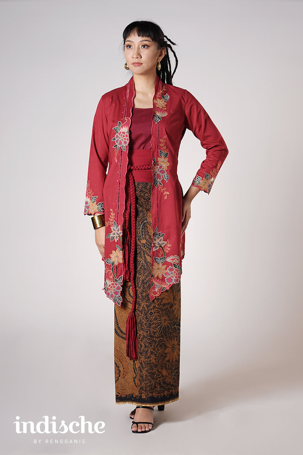 Ajeng in Maroon