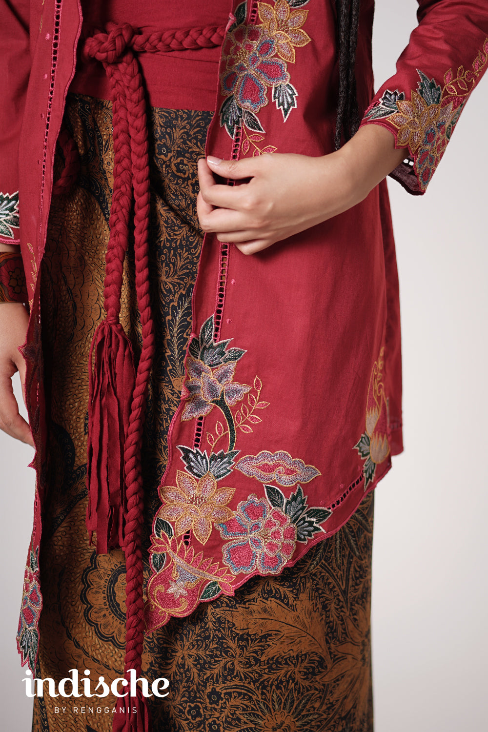 Ajeng in Maroon