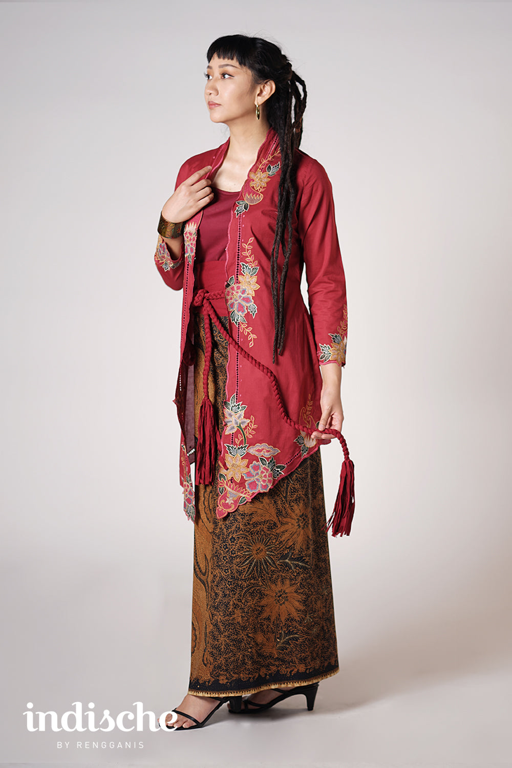 Ajeng in Maroon