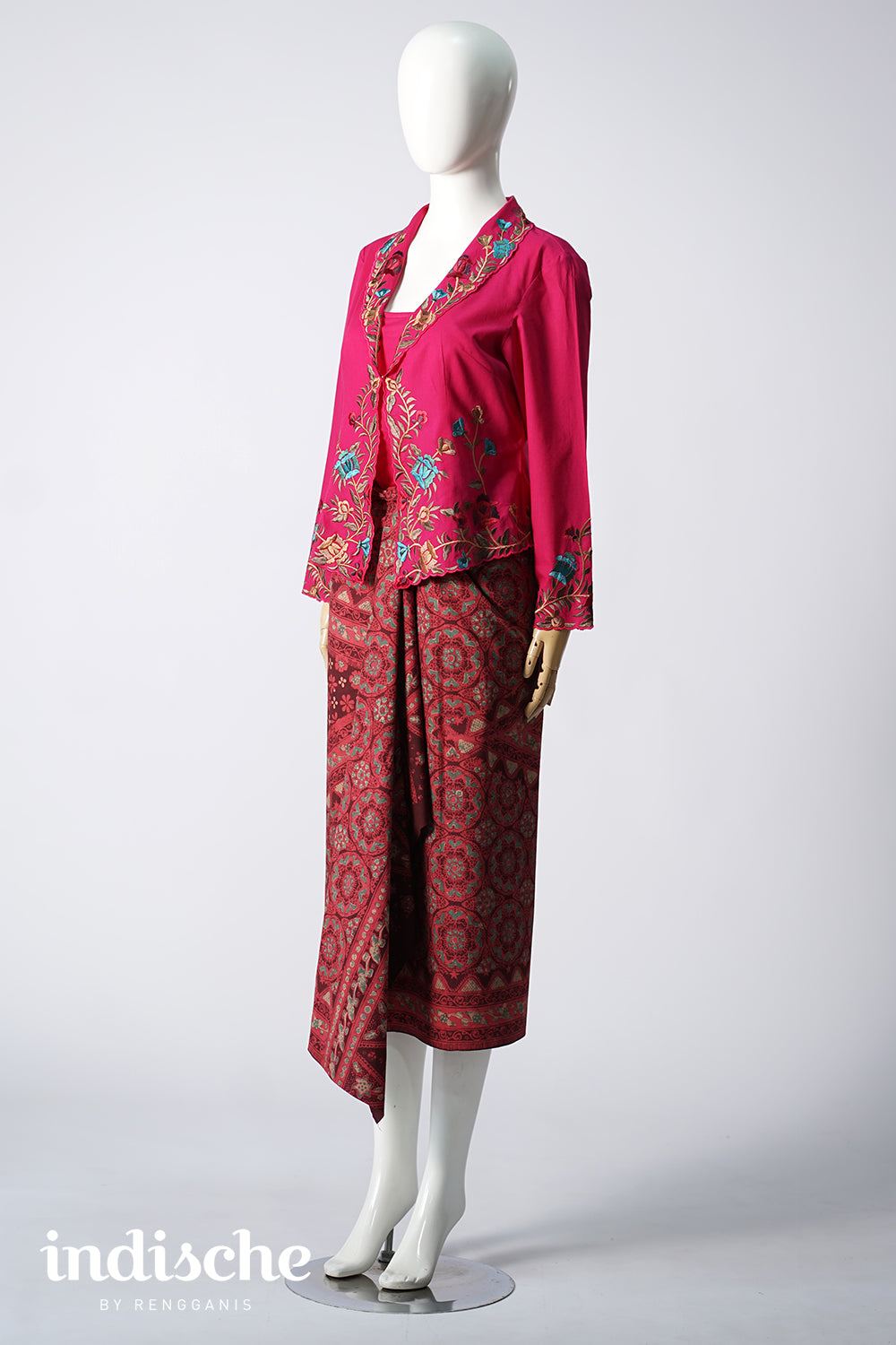 Dhara Kebaya in Fuschia