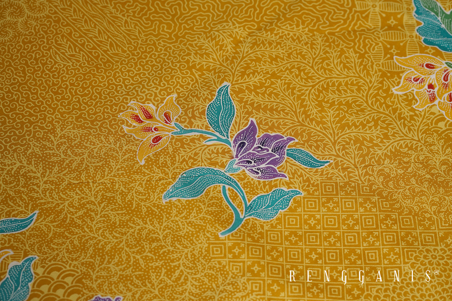 Batik Malam Dingin Semi Tulis dari Pekalongan