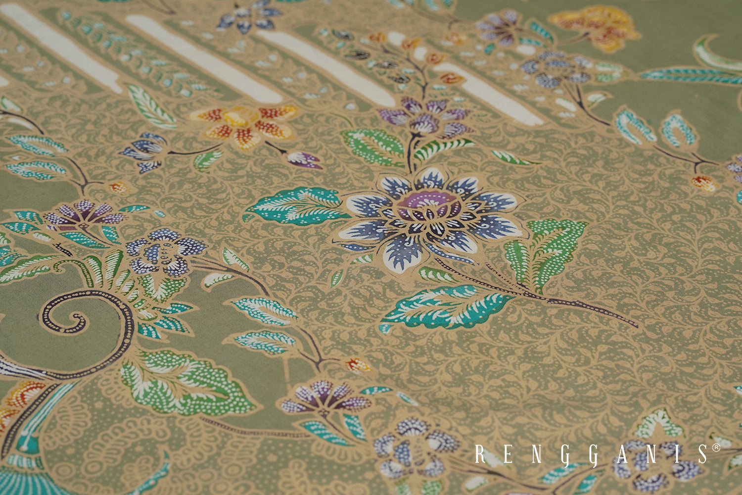 Batik Malam Dingin Semi Tulis dari Pekalongan