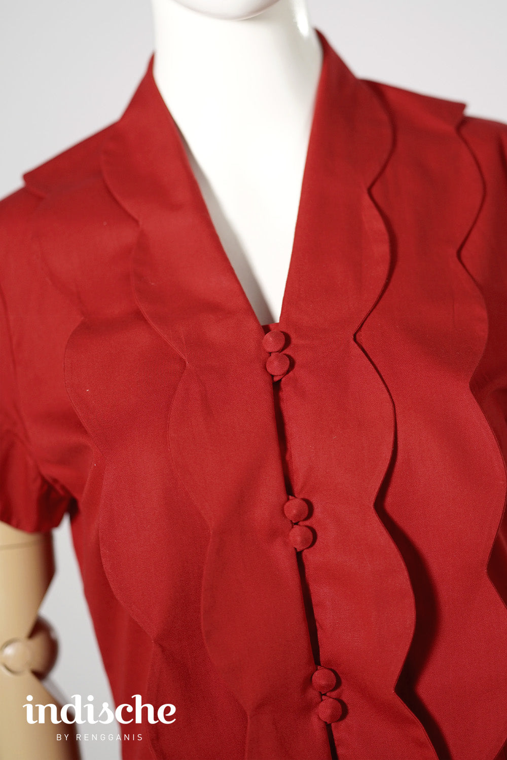 Scallop Short Sleeved Kebaya in Red