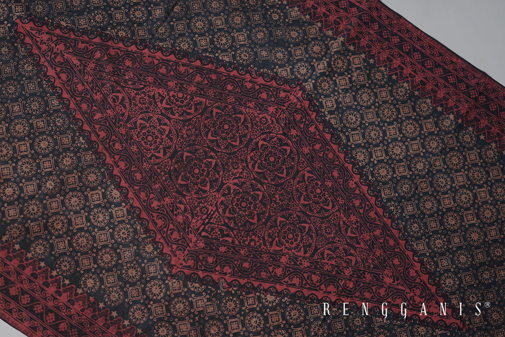 Handdrawn Batik Tulis motif Lengkuk Paku from Jambi