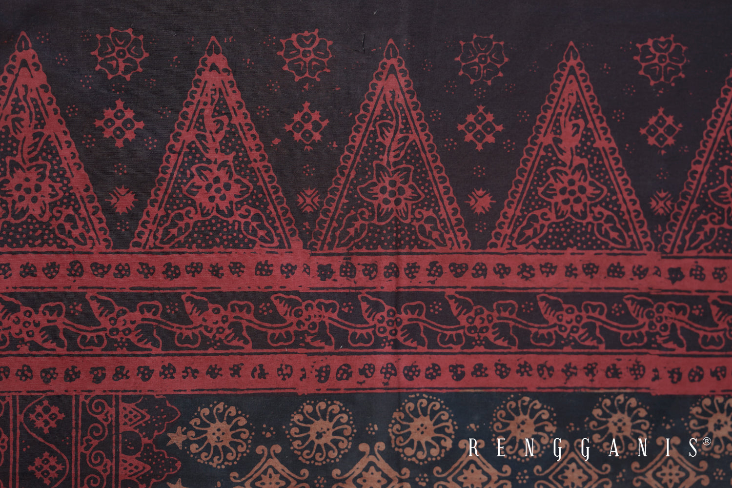 Handdrawn Batik Tulis motif Lengkuk Paku from Jambi