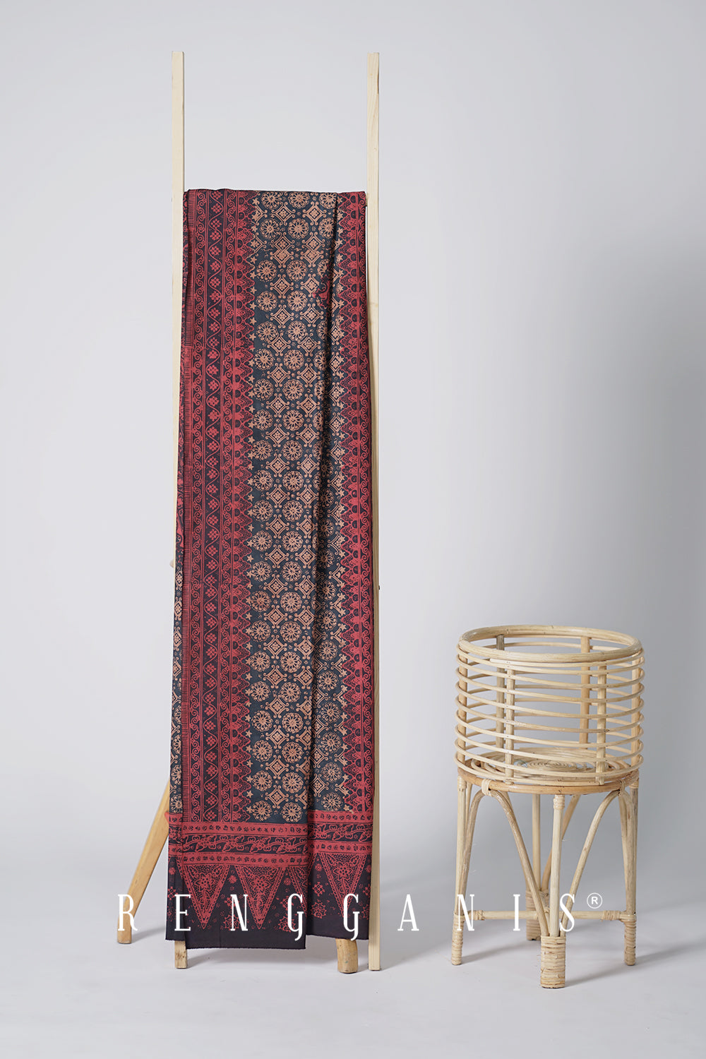 Handdrawn Batik Tulis motif Lengkuk Paku from Jambi