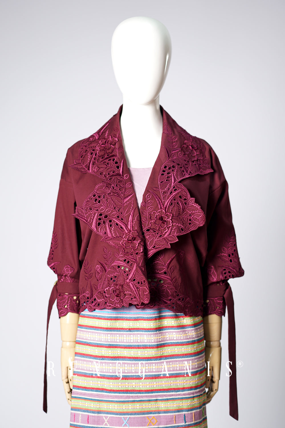 Gendis Cropped Jacket in Deep Berry