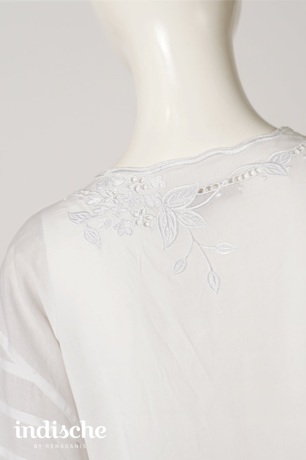 Dahlia Kutubaru Tunic Kebaya
