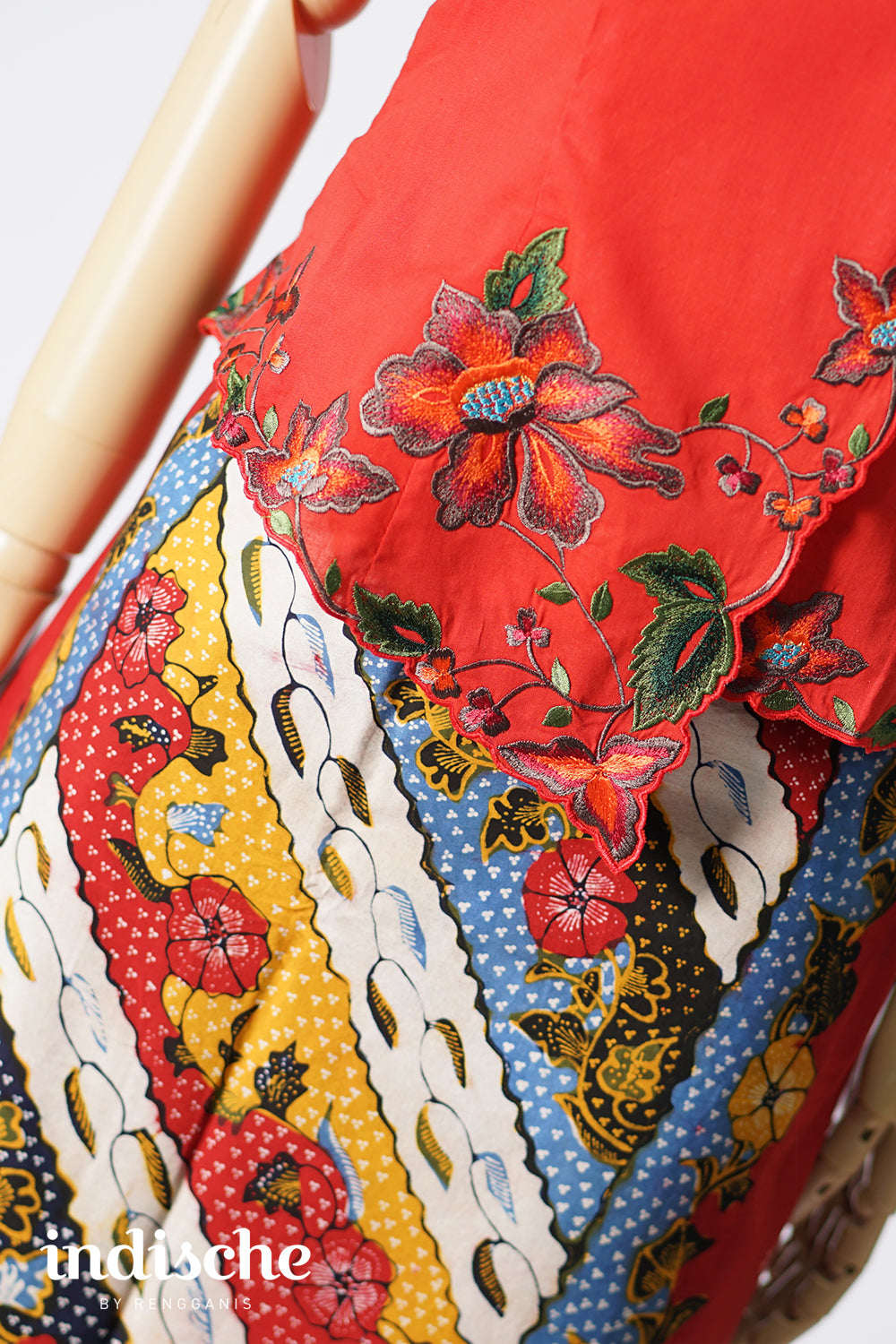 Petunia Kebaya