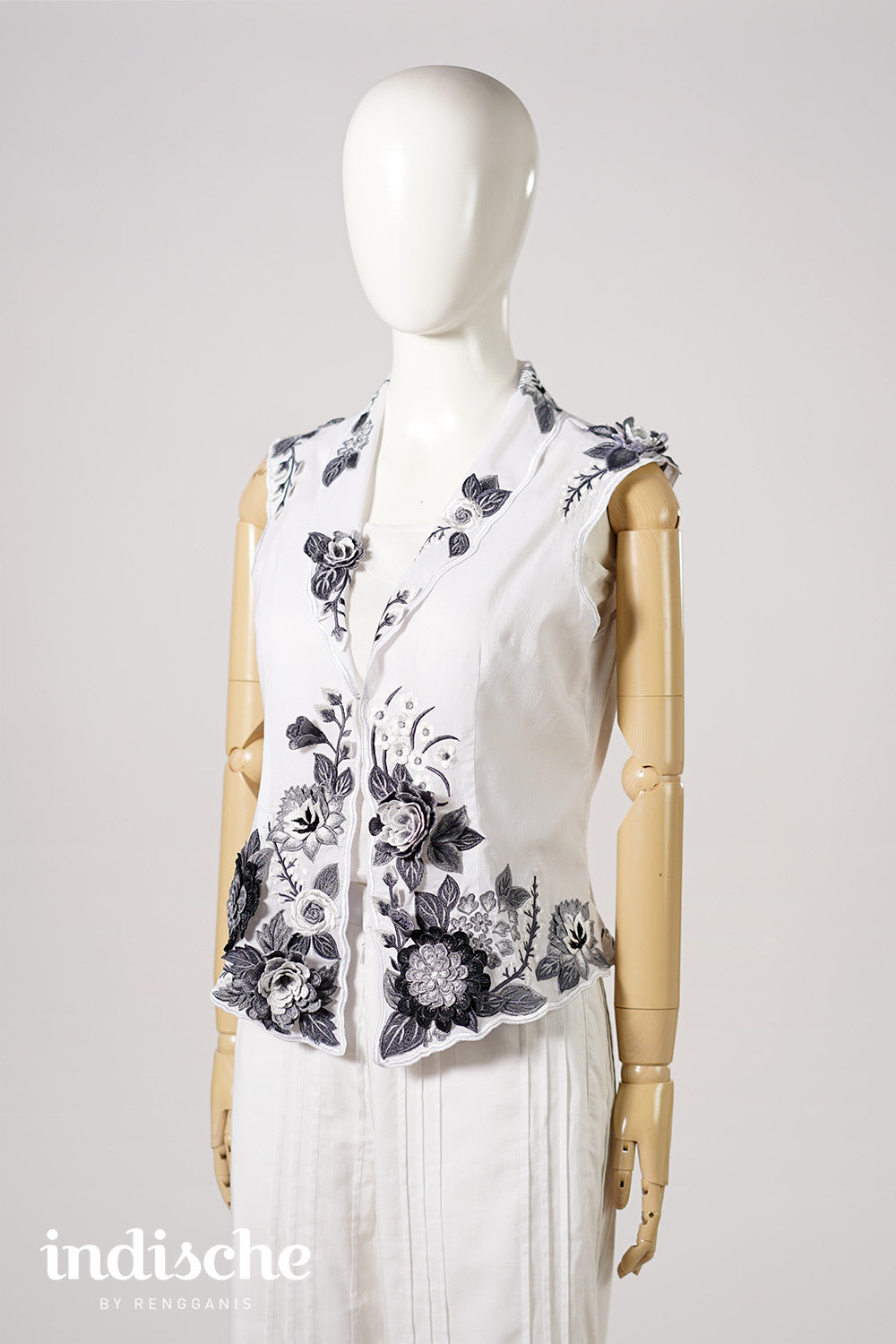Sleeveless Wild Garden Kebaya in Monochromatic Black & White