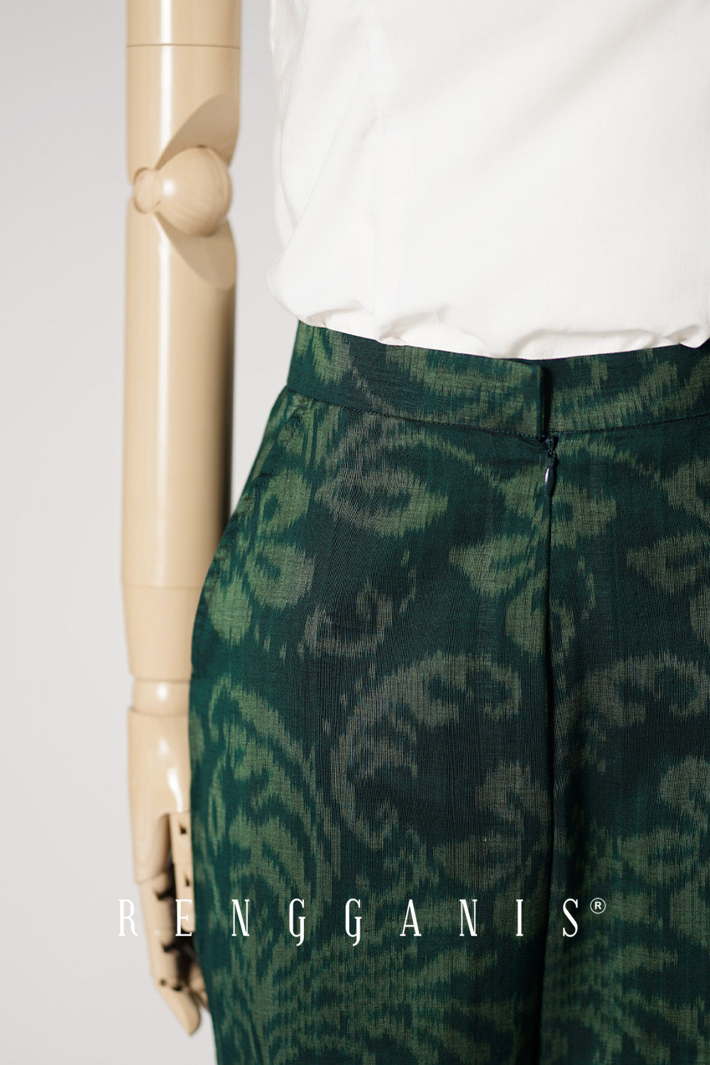 Endek Capri Pants in Green