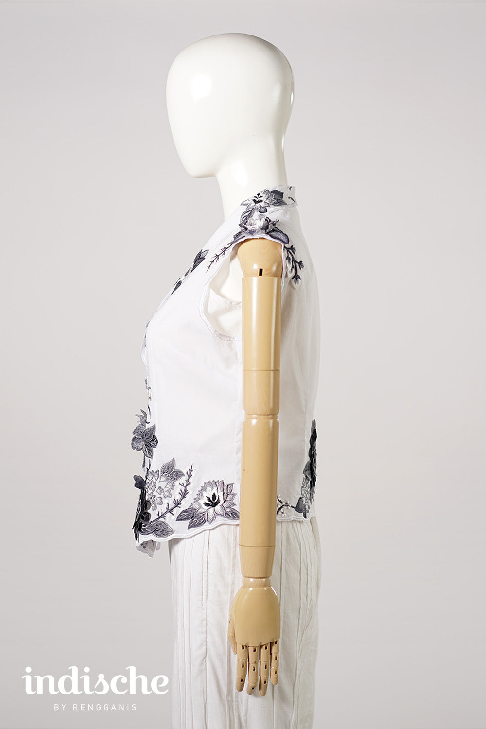 Sleeveless Wild Garden Kebaya in Monochromatic Black & White