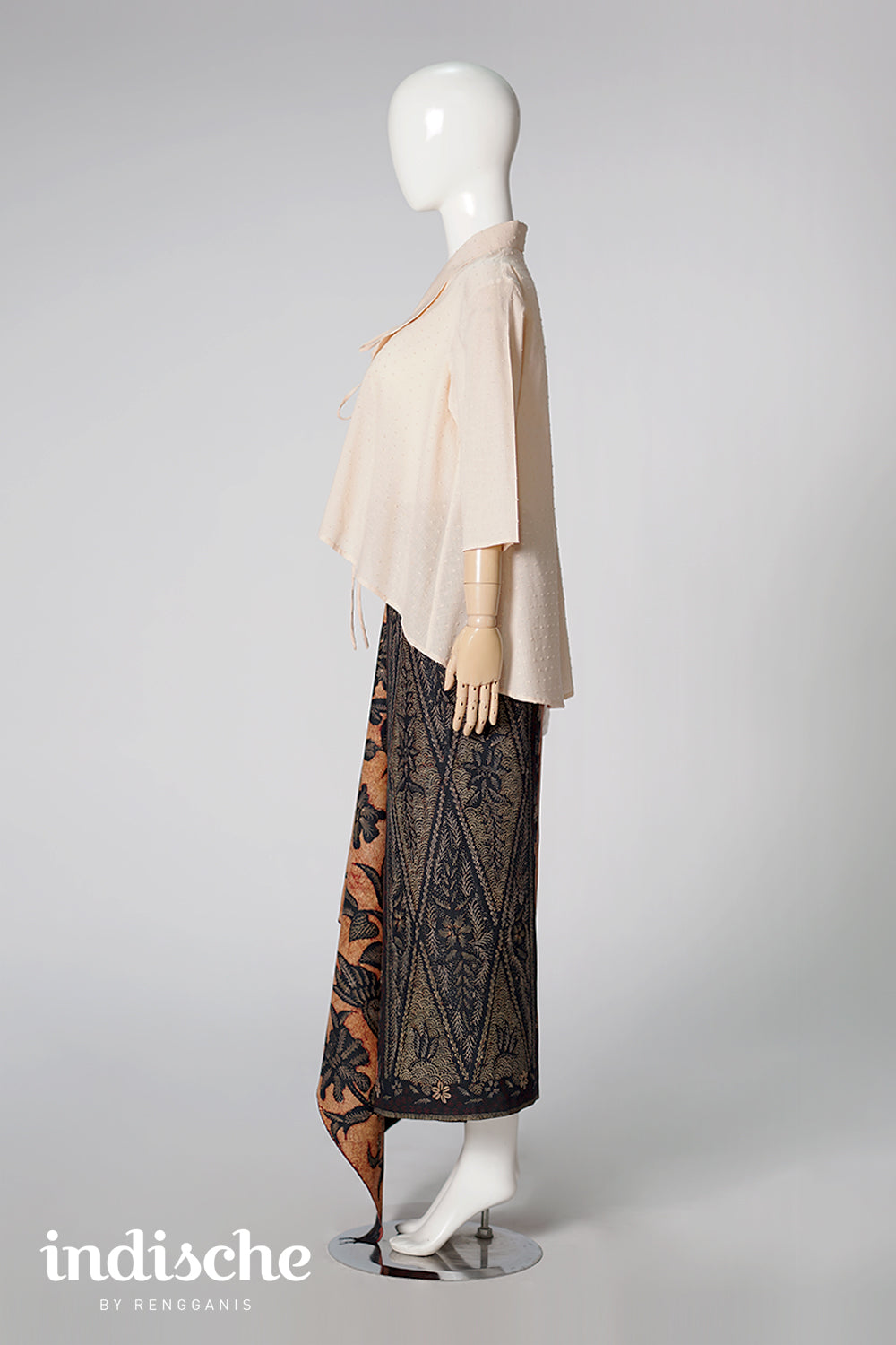Kebaya Rubiah in Oat Brown