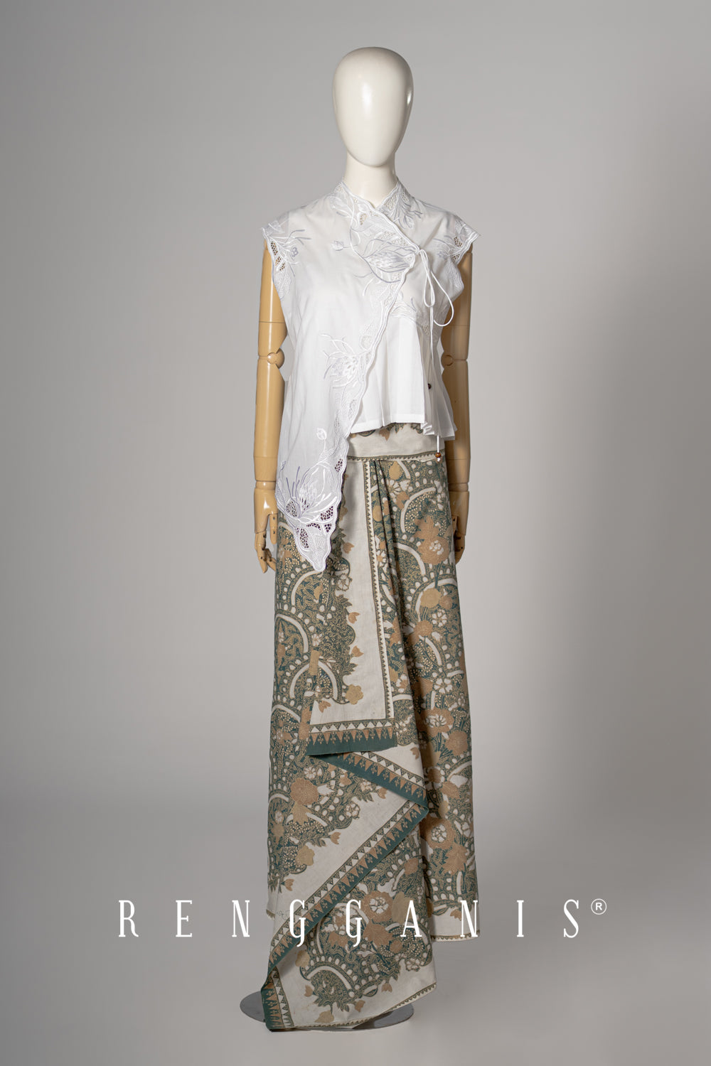 Wijaya Kusuma White Pleated Top