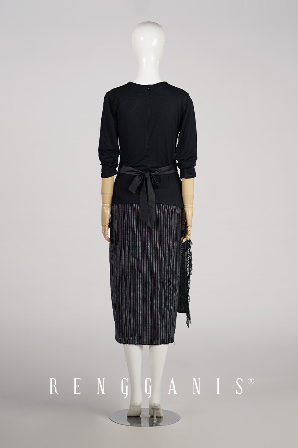 Tenun Tari with Long Sleeves