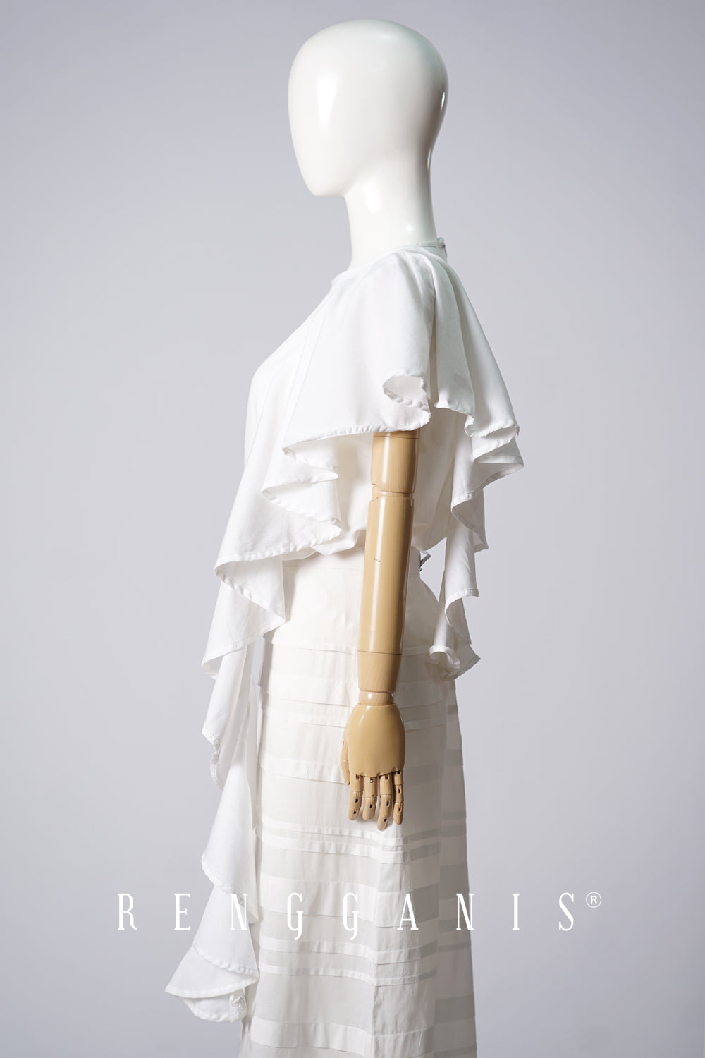 Ombak Top in Broken White