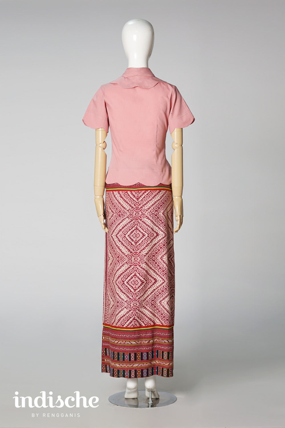 Scallop Short Sleeved Kebaya in Dusty Pink