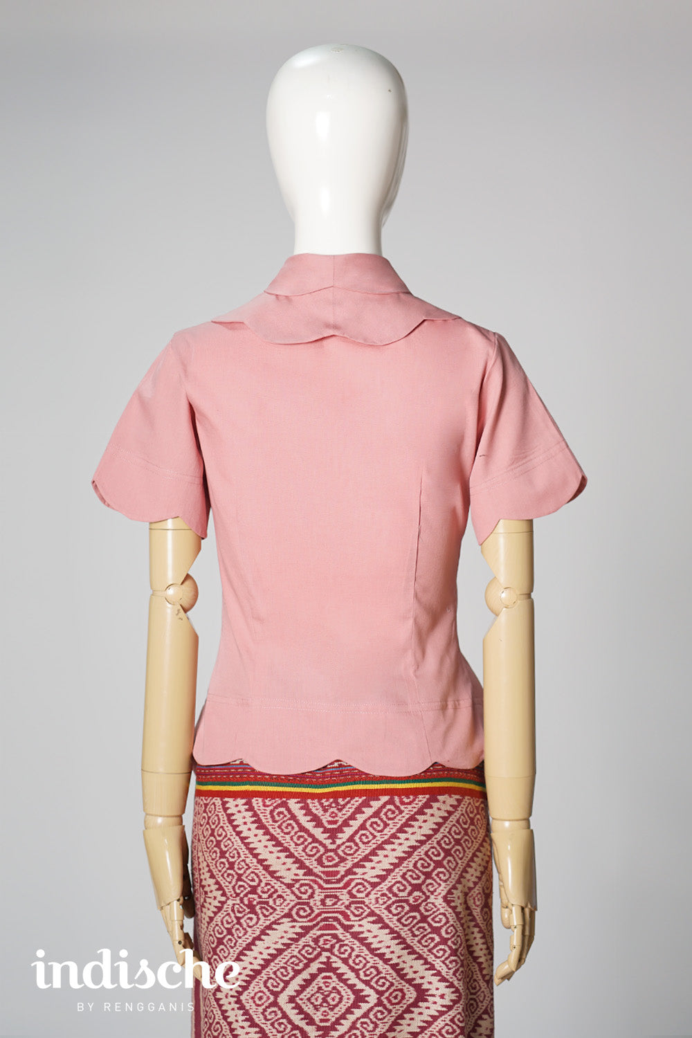 Scallop Short Sleeved Kebaya in Dusty Pink