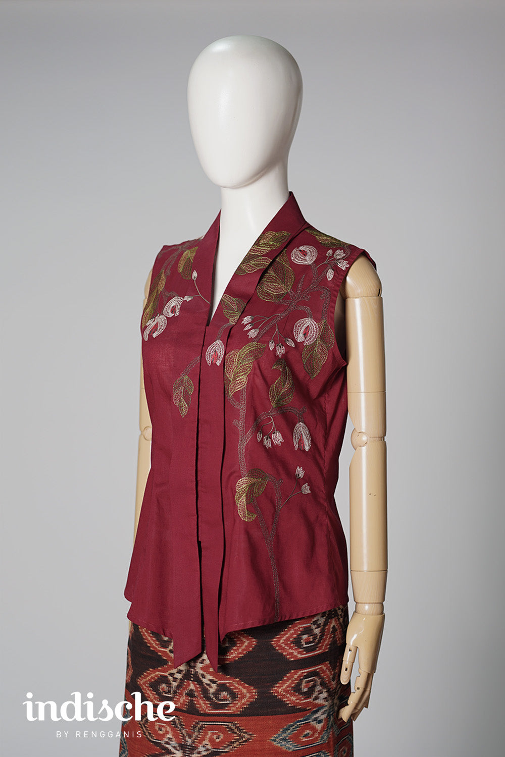 Sleeveless Kebaya Kartini Pala in Maroon