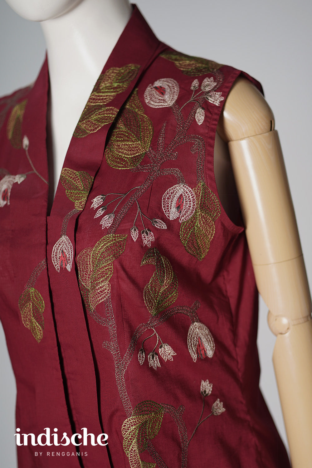 Sleeveless Kebaya Kartini Pala in Maroon