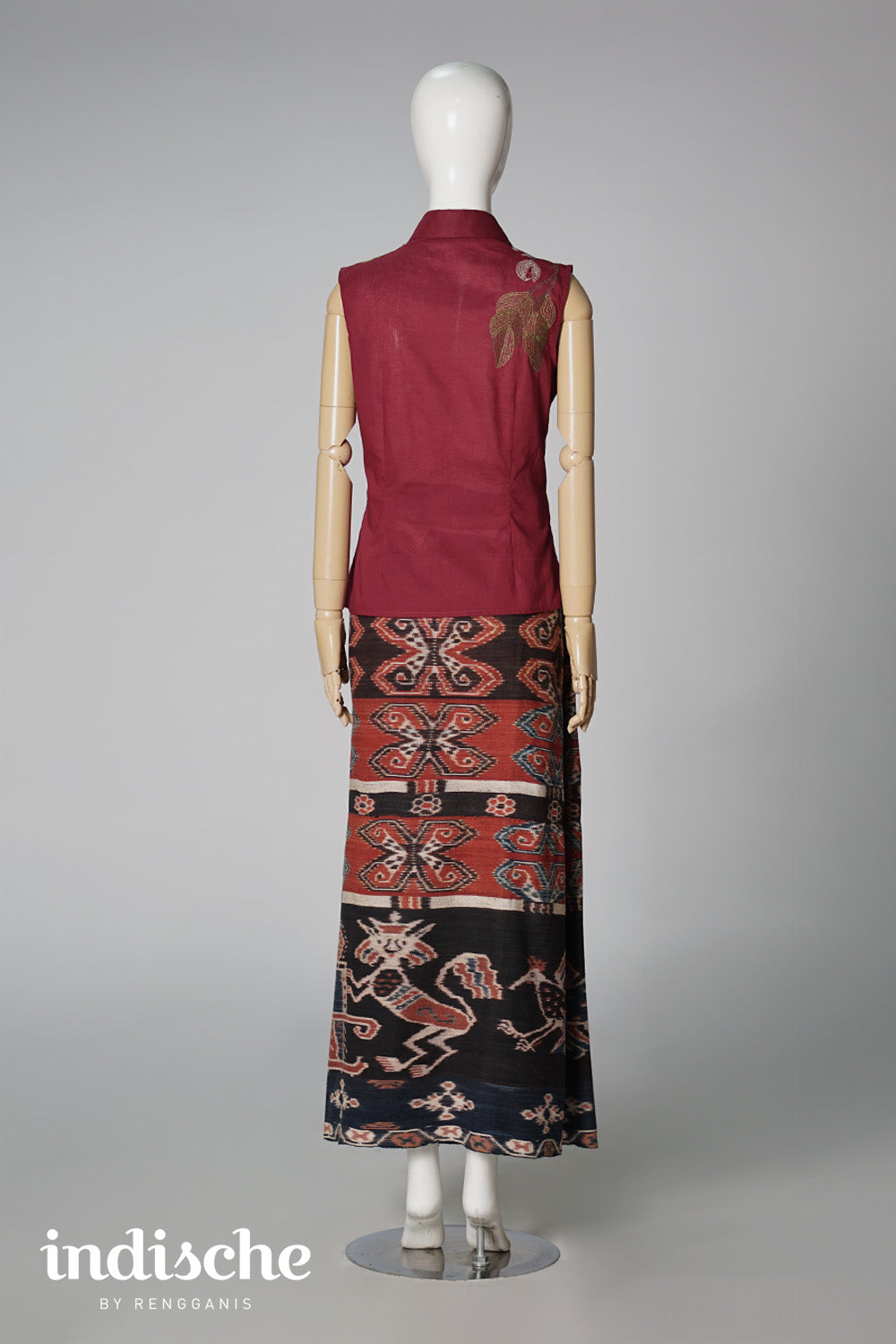 Sleeveless Kebaya Kartini Pala in Maroon