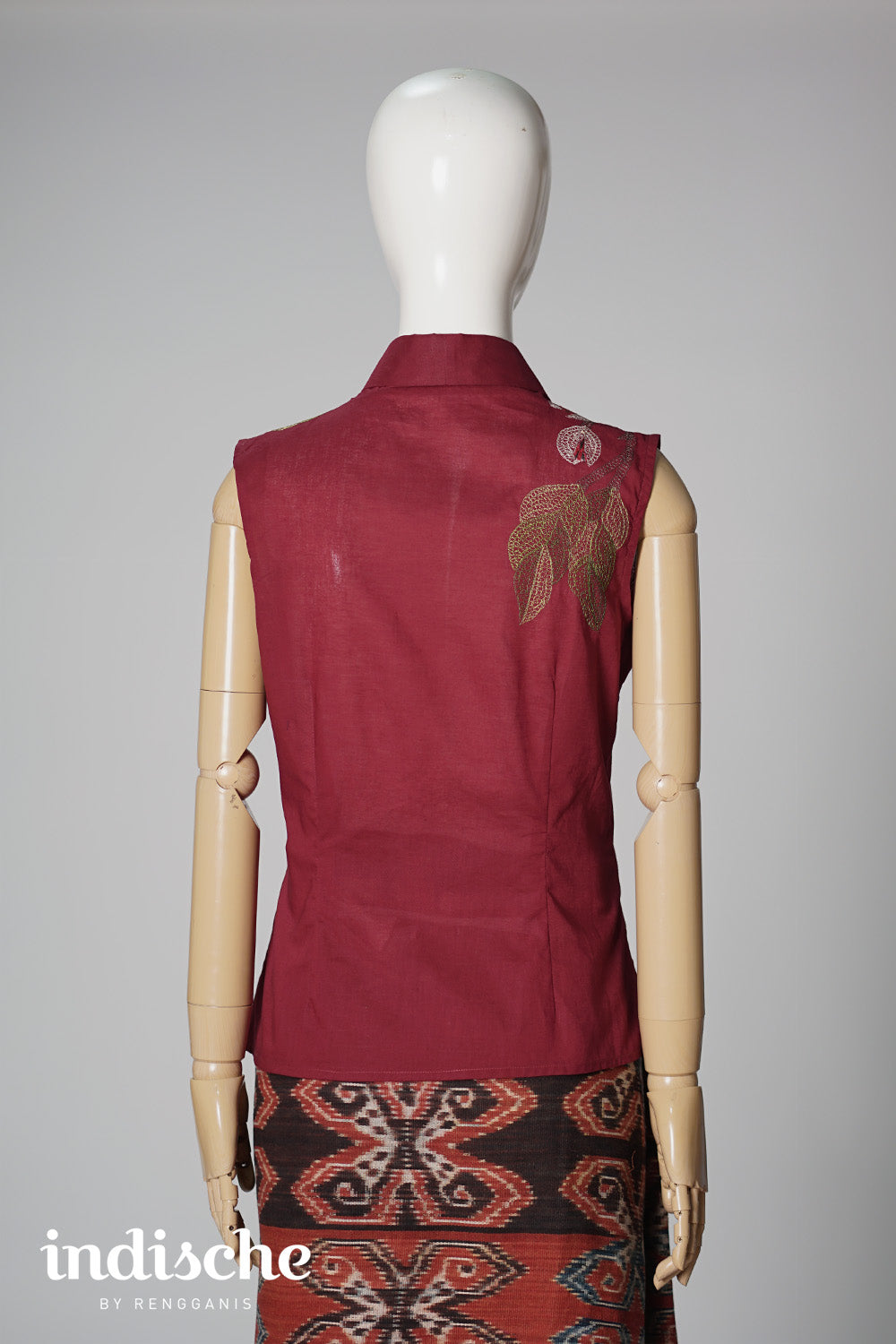 Sleeveless Kebaya Kartini Pala in Maroon