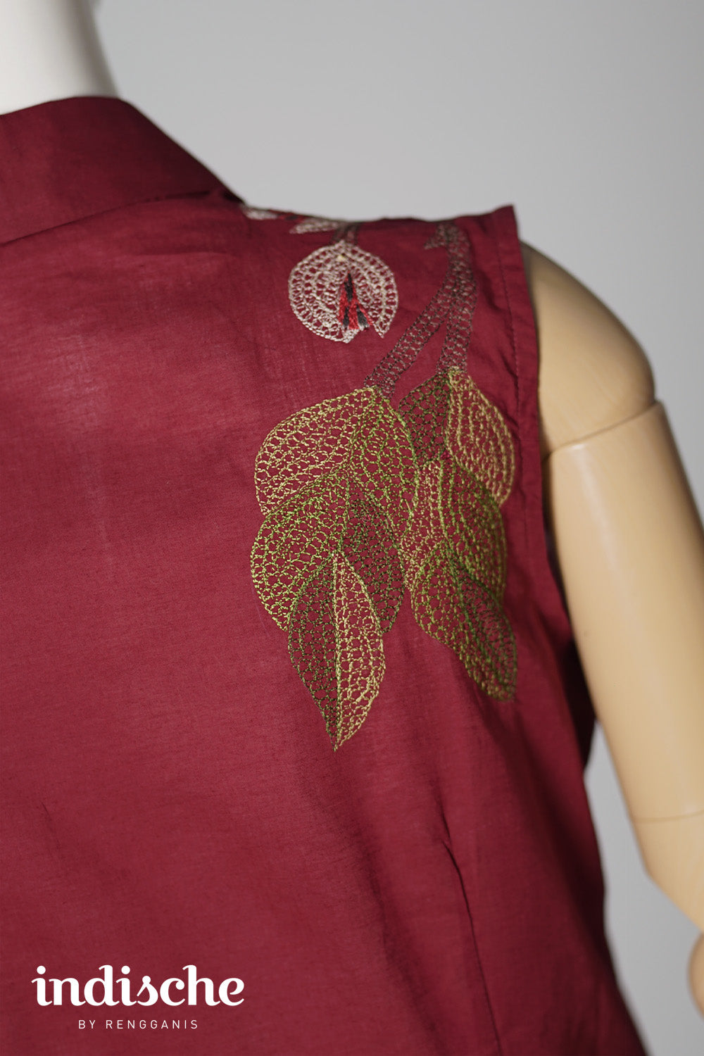 Sleeveless Kebaya Kartini Pala in Maroon