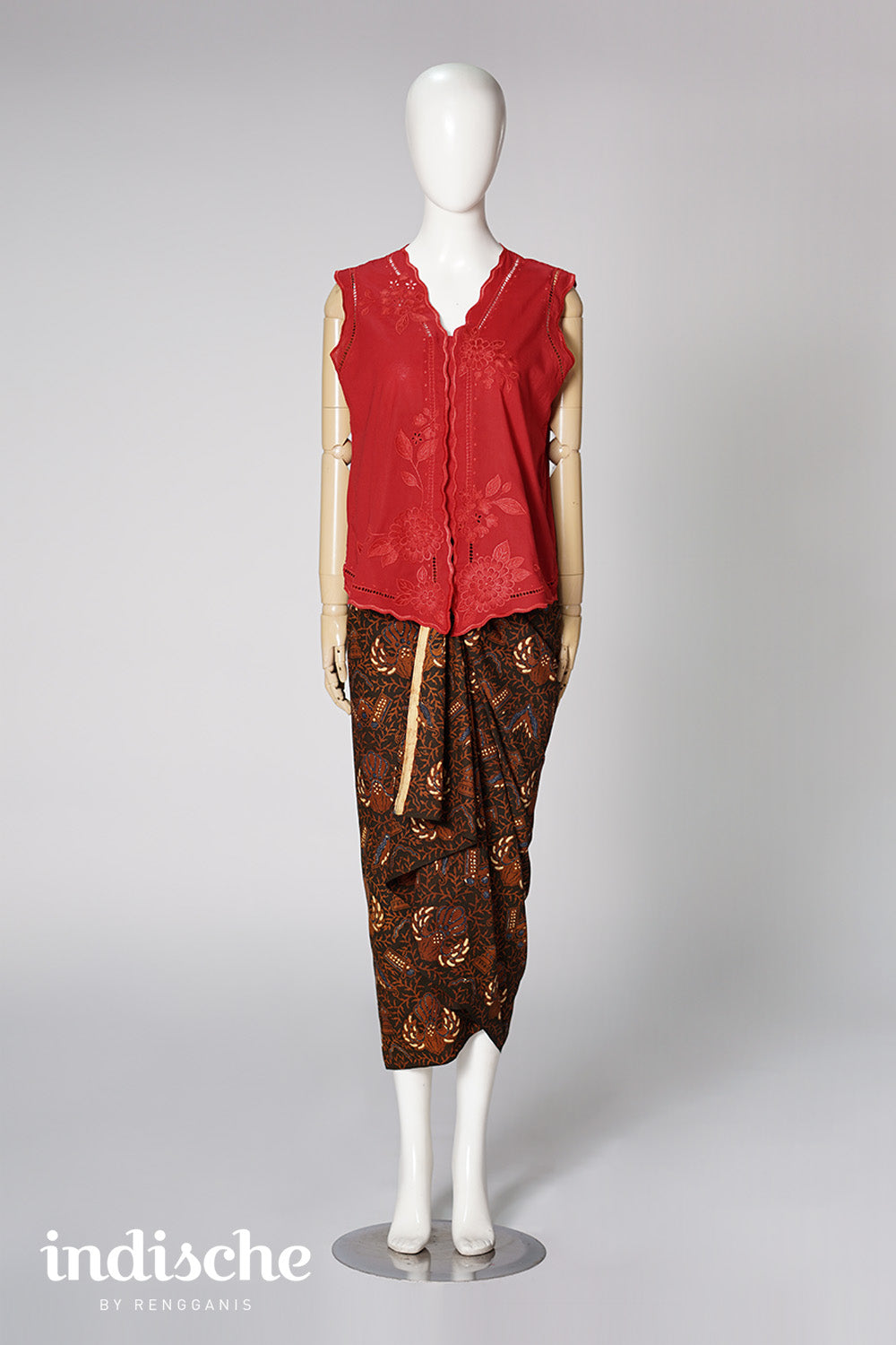 Dahlia Sleeveless Kebaya in Red
