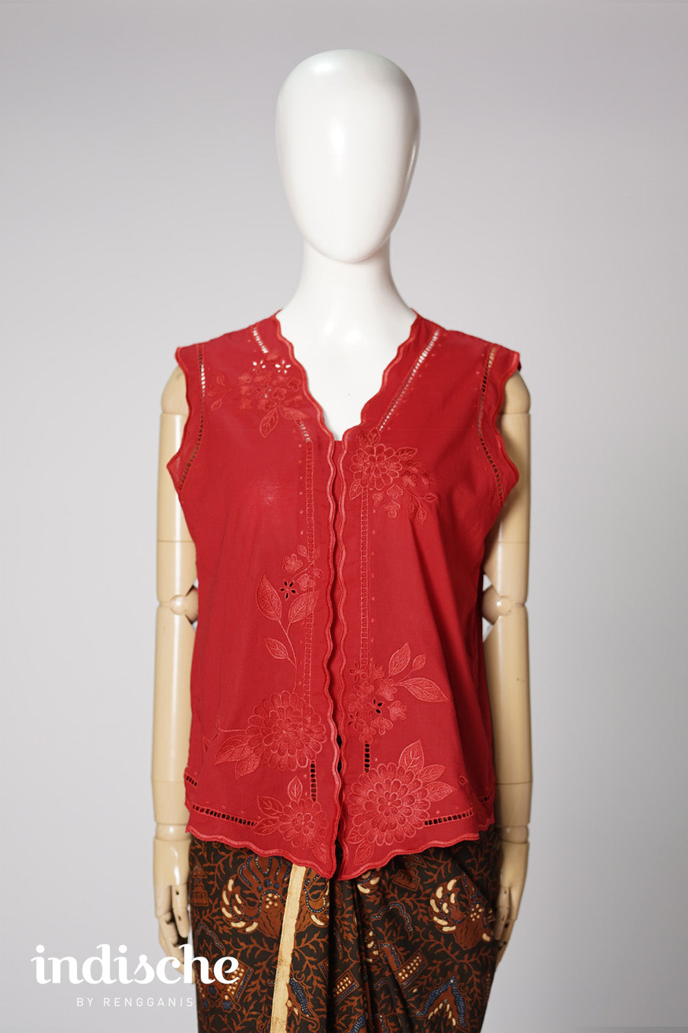 Dahlia Sleeveless Kebaya in Red