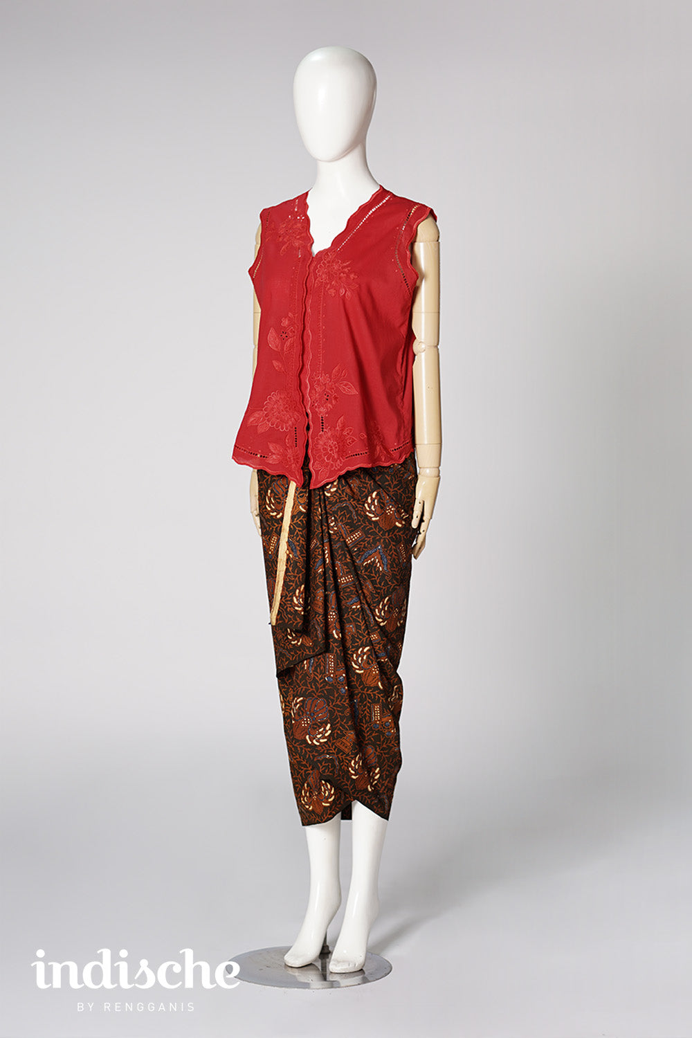Dahlia Sleeveless Kebaya in Red