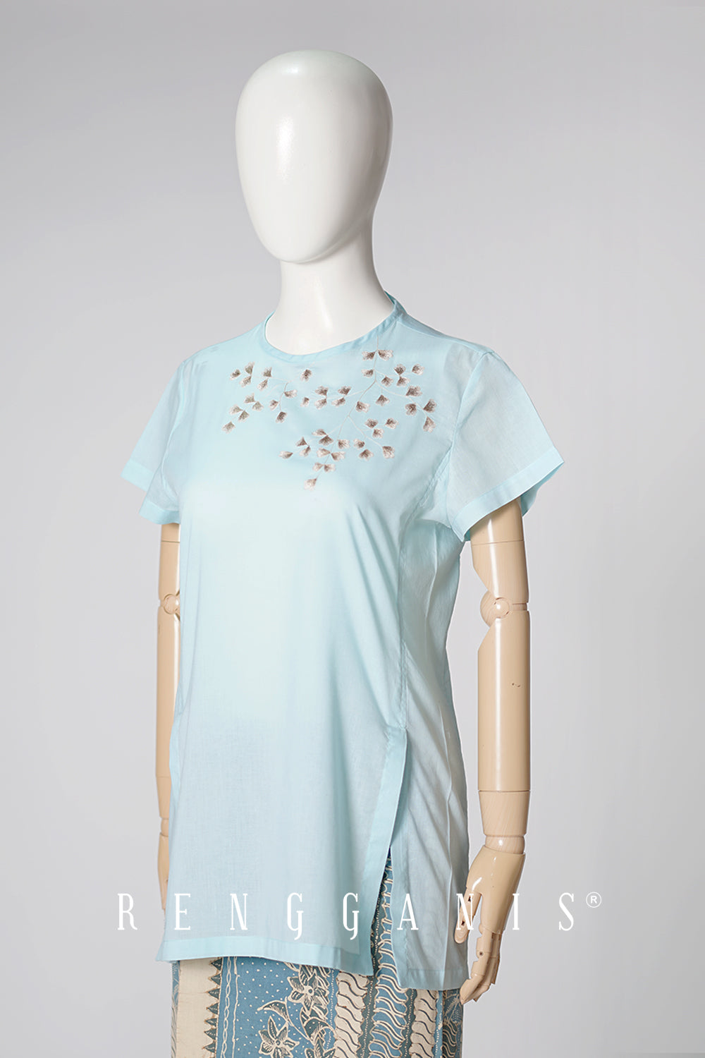 Sledri Top in Baby Blue