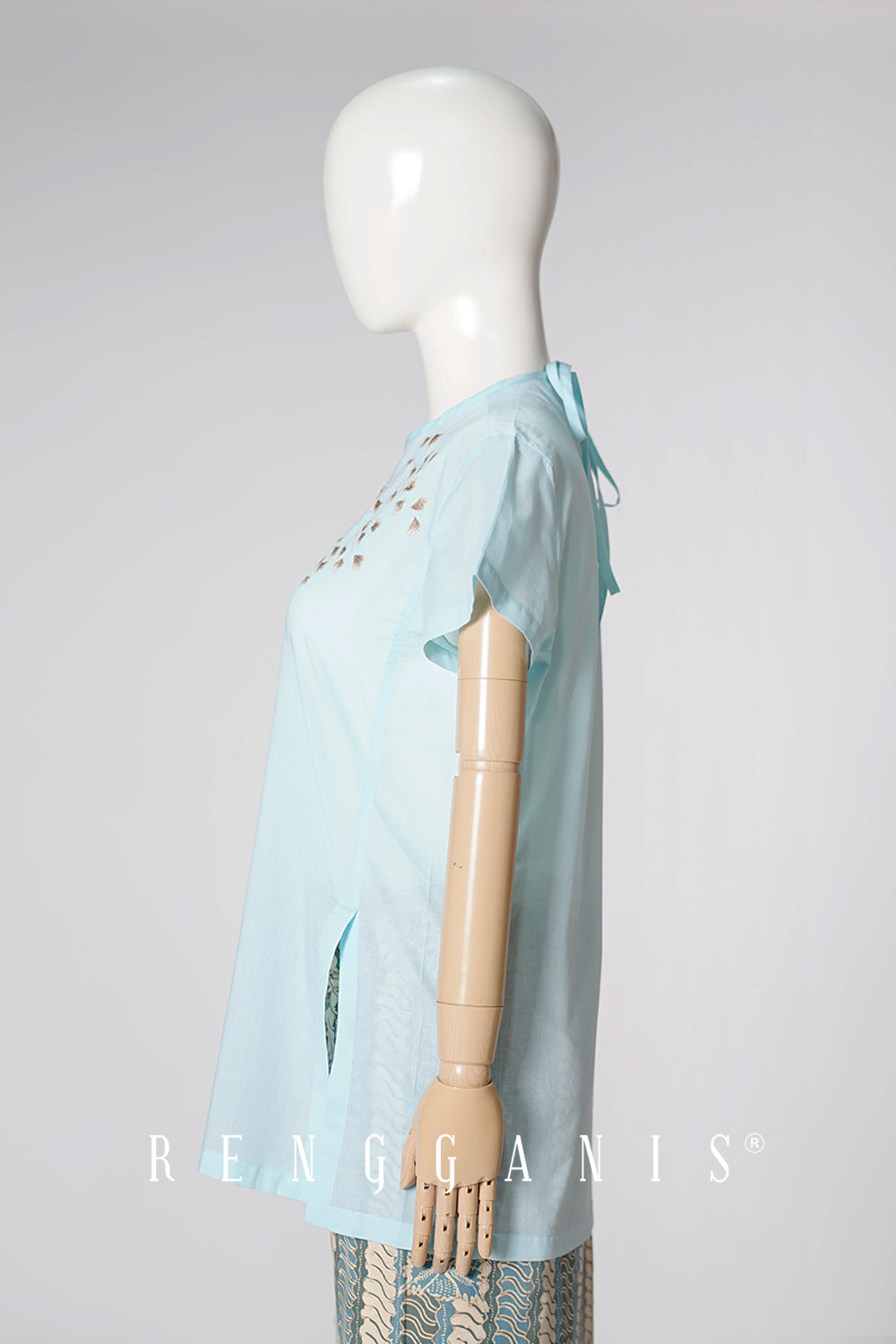 Sledri Top in Baby Blue