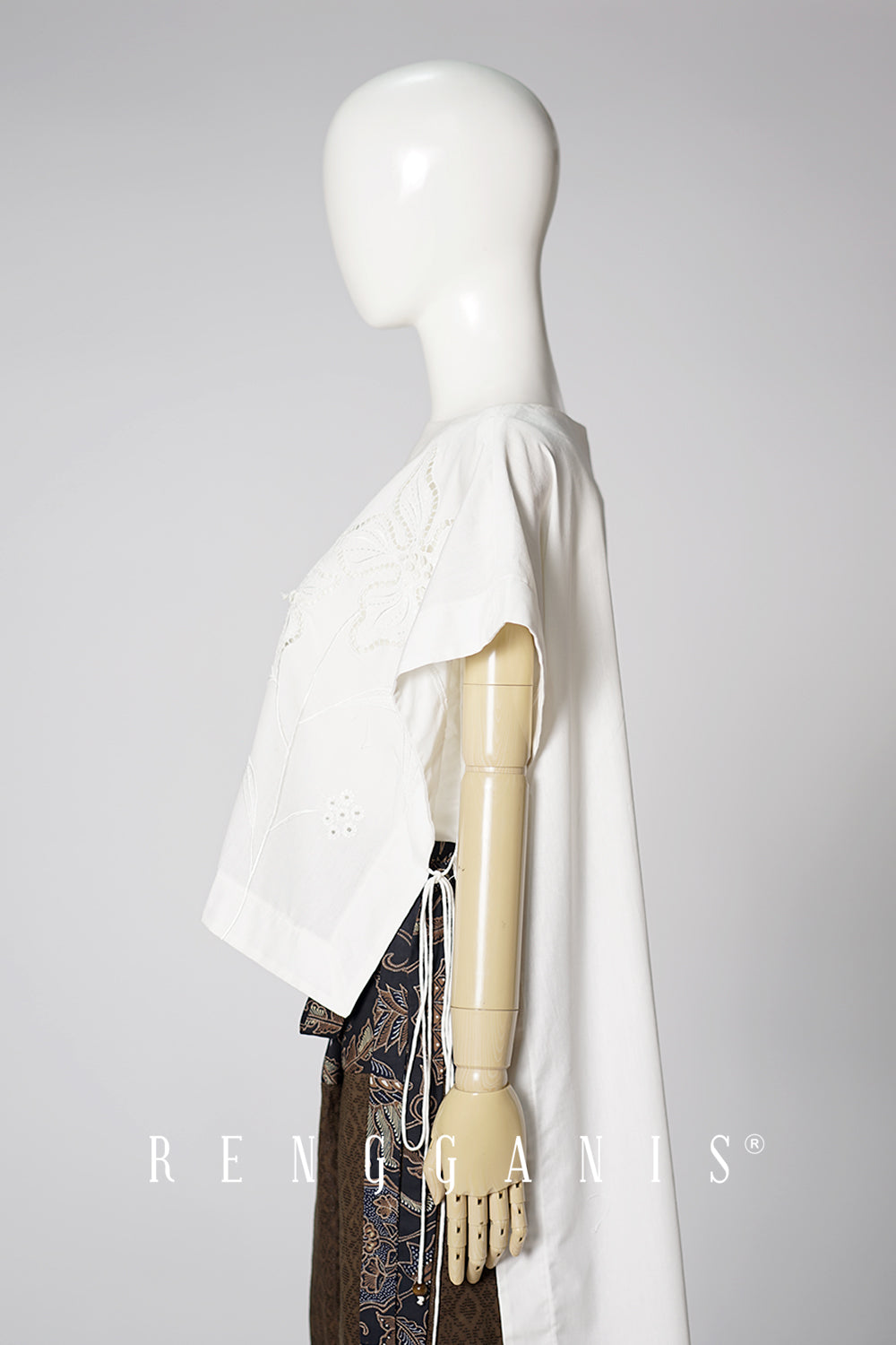 Nayla Vest