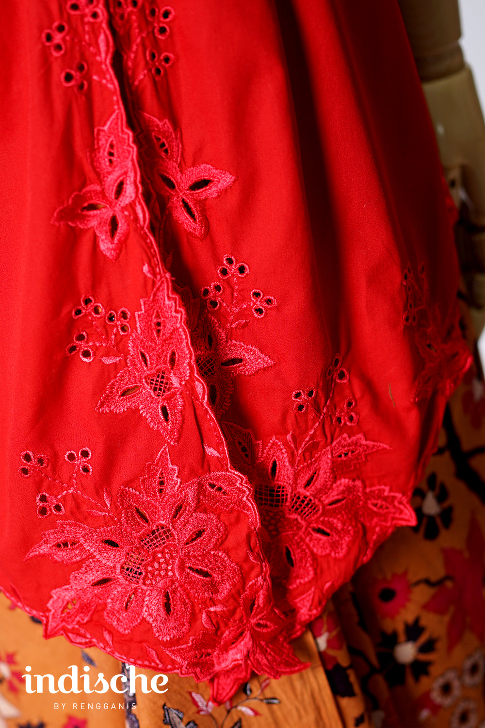 Set of Cheongsam Outer and Inner Kamisol Kebaya in Red