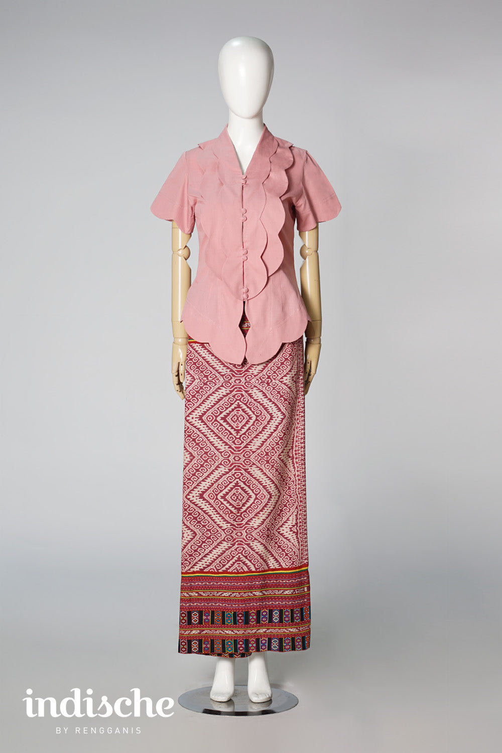 Scallop Short Sleeved Kebaya in Dusty Pink