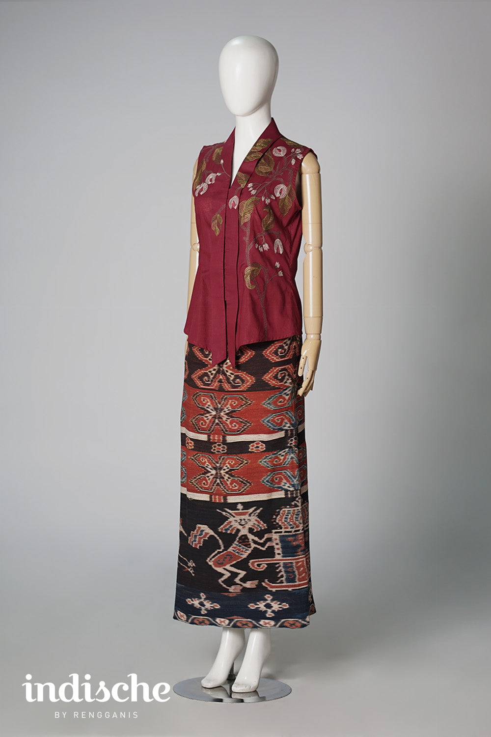 Sleeveless Kebaya Kartini Pala in Maroon