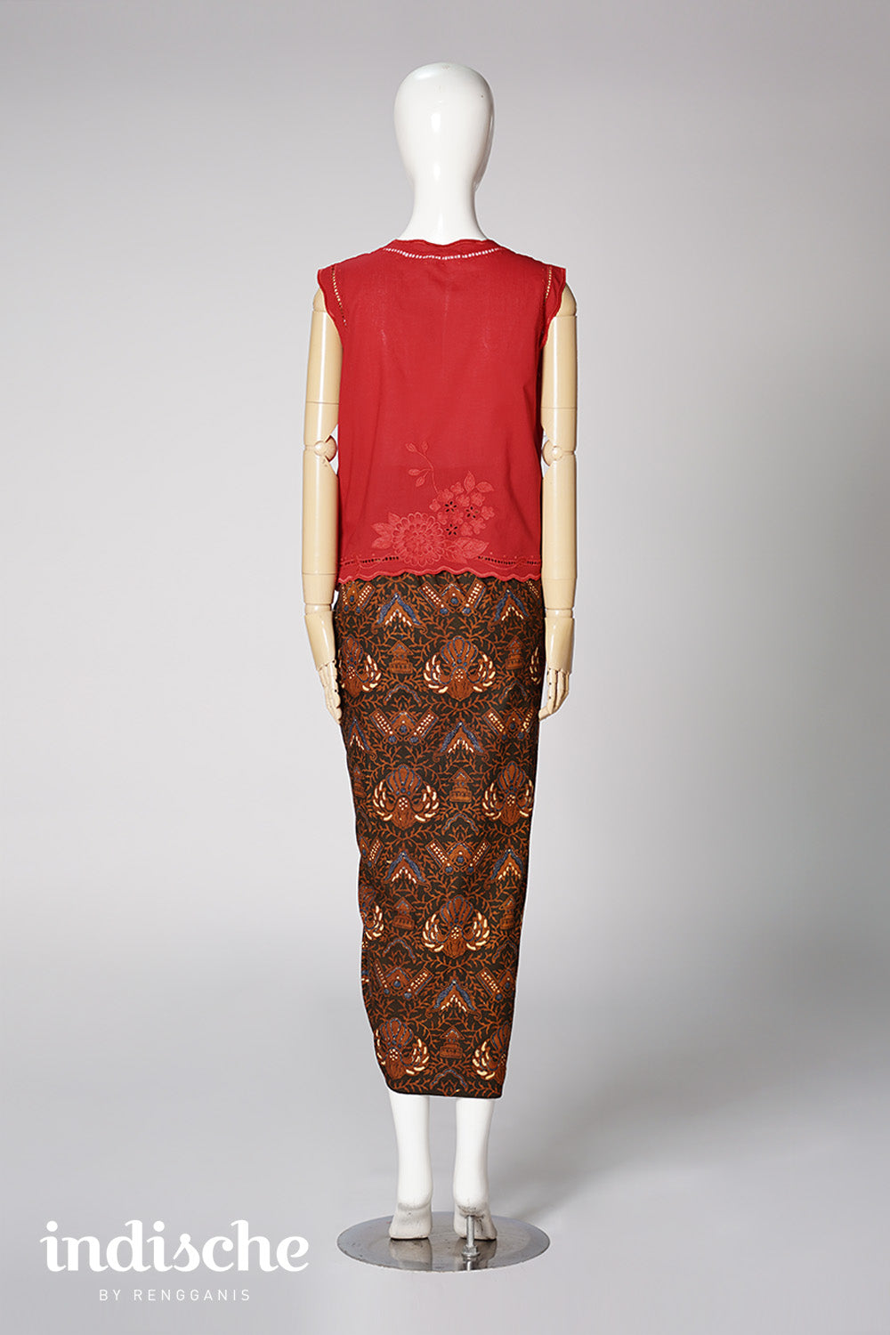 Dahlia Sleeveless Kebaya in Red