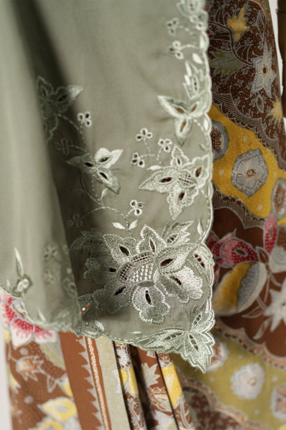 Long Kebaya Beskap with 3/4 Sleeves