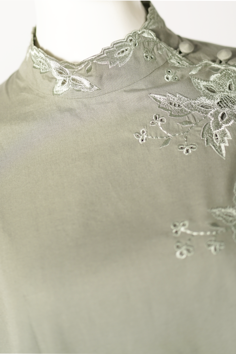 Long Kebaya Beskap with 3/4 Sleeves
