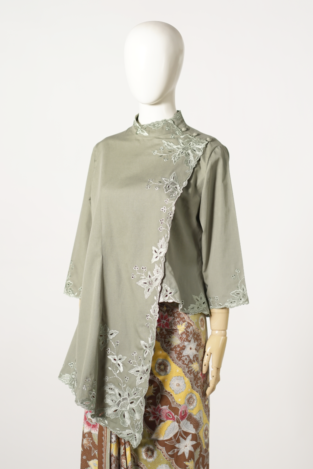 Long Kebaya Beskap with 3/4 Sleeves